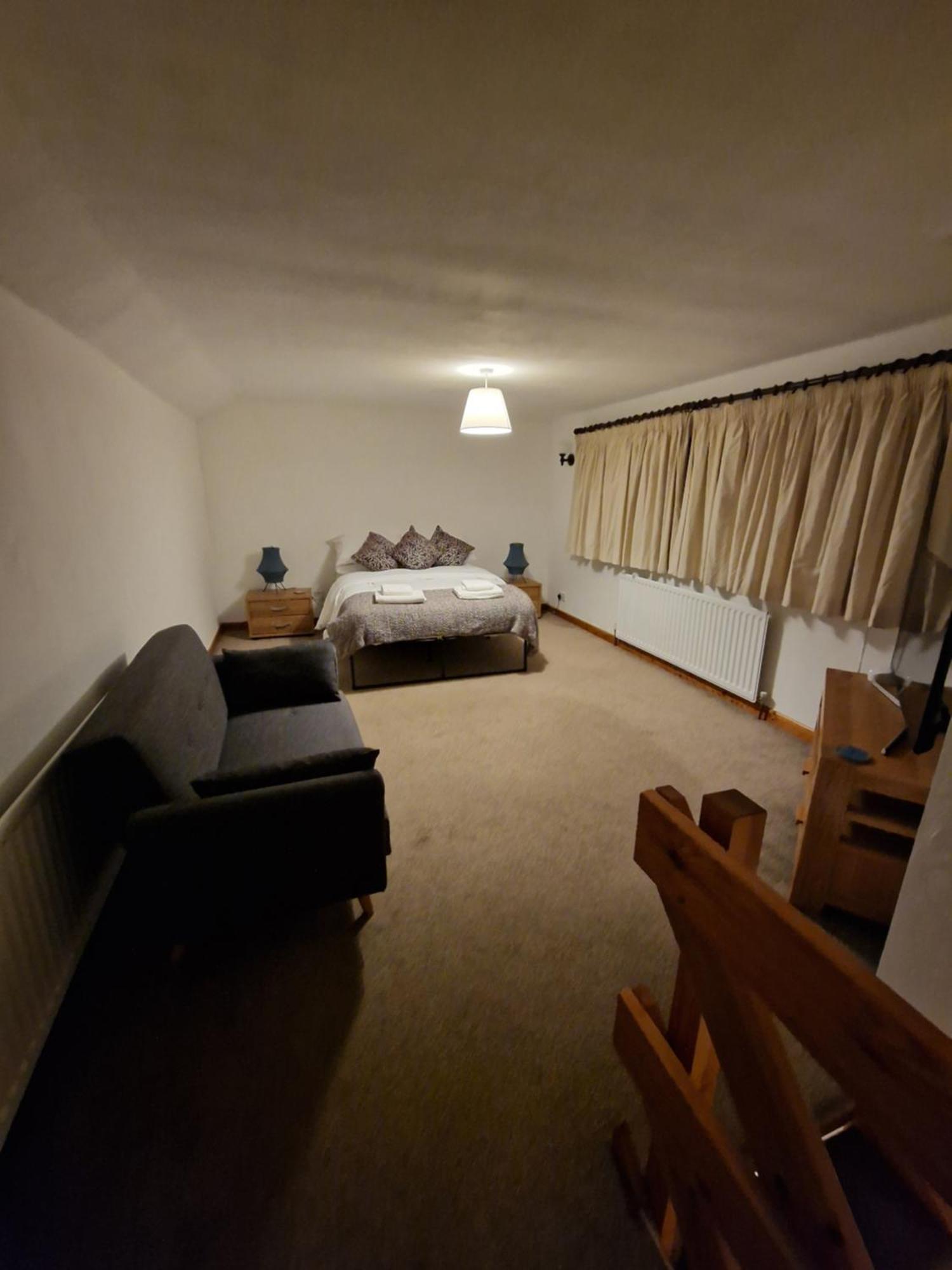 The Lodge@ Beechwood House Mossley Bagian luar foto
